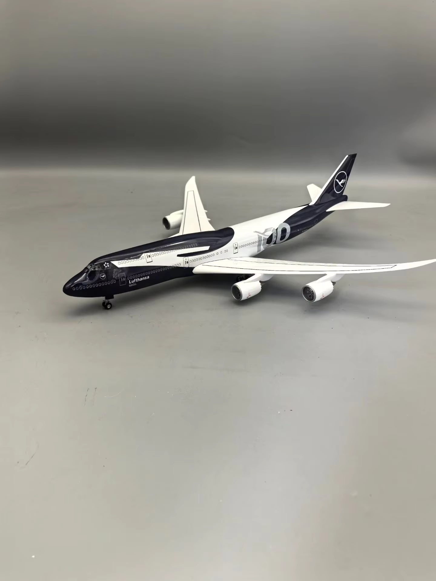Lufthansa Boeing 747-400 80 Years Livery 47cm 1/160 LED & Non LED Model Plane