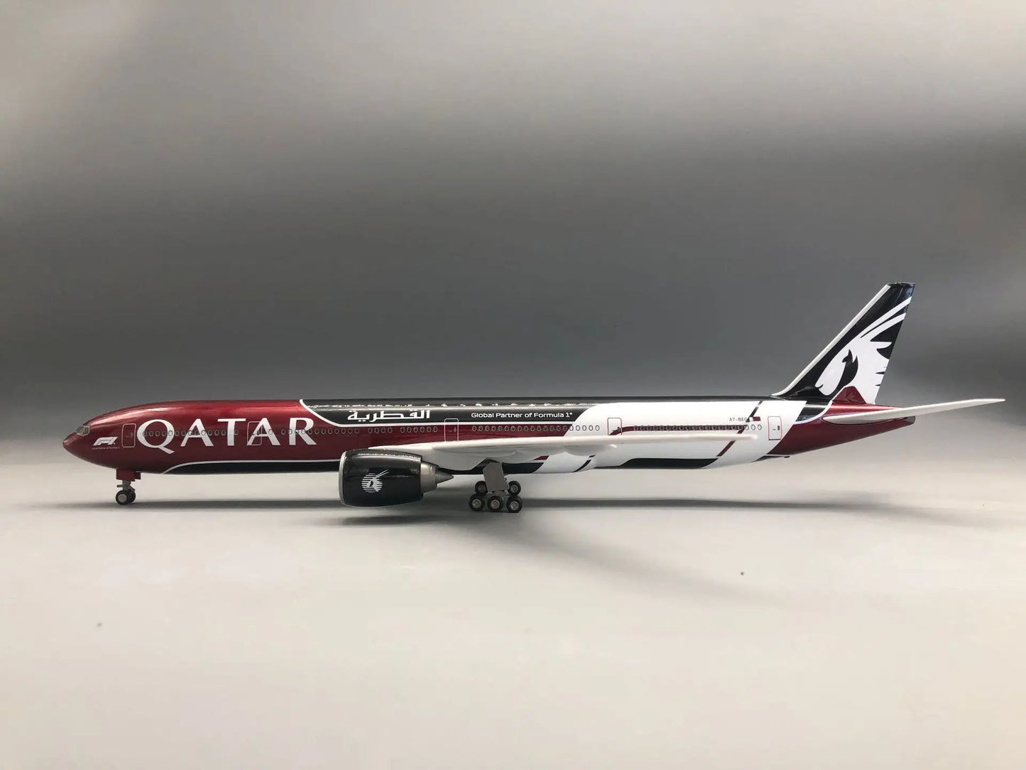 Qatar Airways Boeing 777 Formula 1 Livery 47cm 1/160 LED & Non LED Model Plane