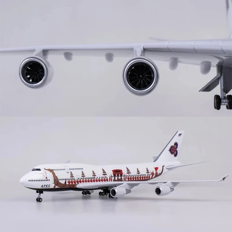 Thai Airways Boeing 747-400 Royal Bargue Livery 47cm 1/160 LED & Non LED Model Plane