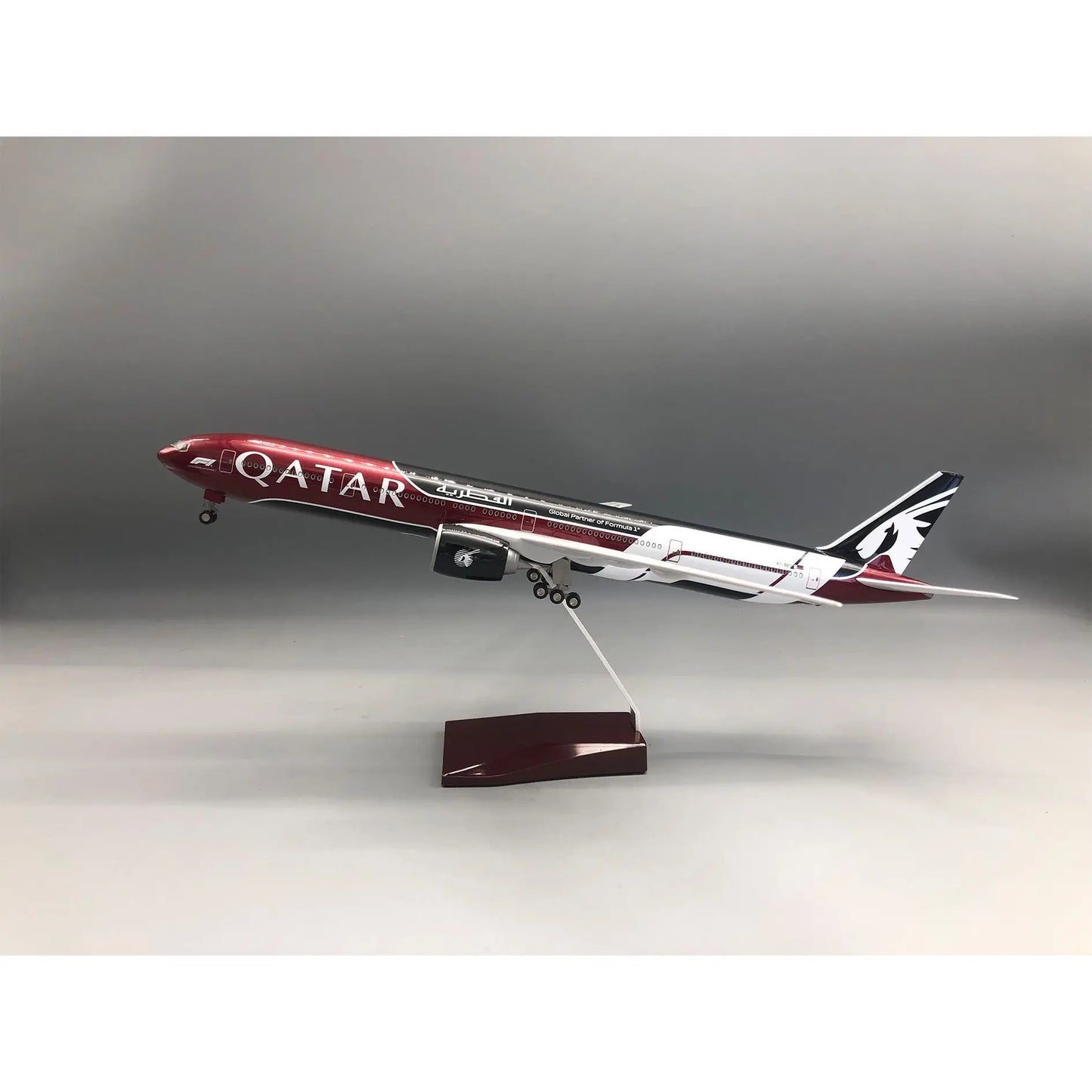 Qatar Airways Boeing 777 Formula 1 Livery 47cm 1/160 LED & Non LED Model Plane
