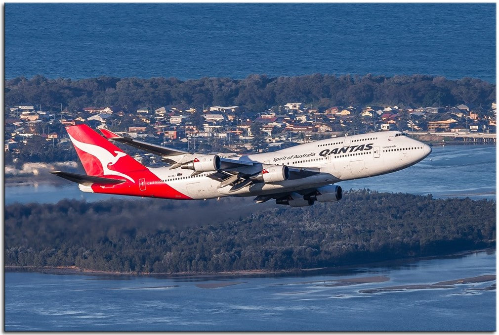 Qantas 747-400 VH-OEJ 3 Panel Canvas Print 1Window002