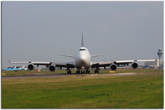 Mighty Boeing 747-400 1JP051