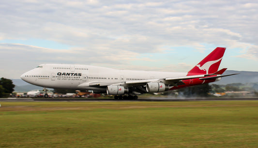 Qantas VH-OJA Touching Down for the Last Time , Framed Pictures in Metallic Finish