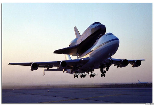 Space Shuttle & 747 Touching Down 1PMW010