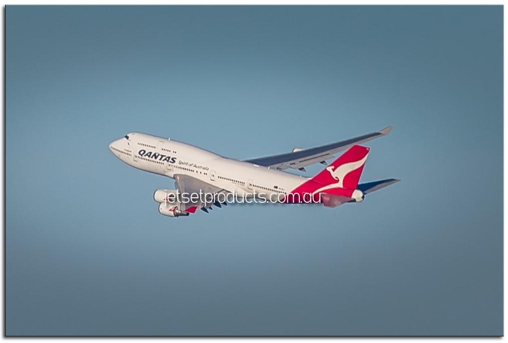 Qantas 747-400 VH-OEJ Wunala Farewell Salute to HARS 1PHM068